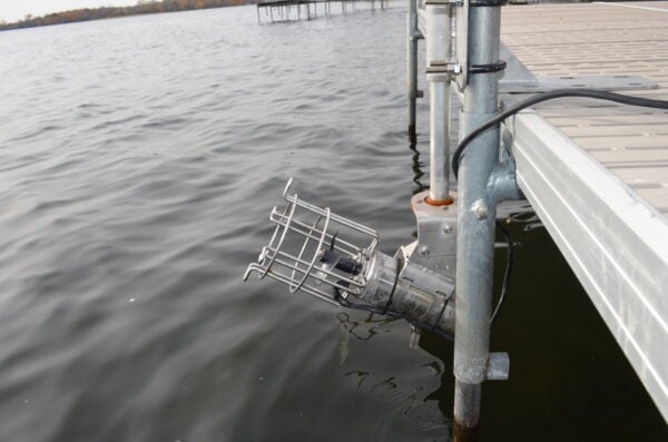 Deicer suspended out of the water.
